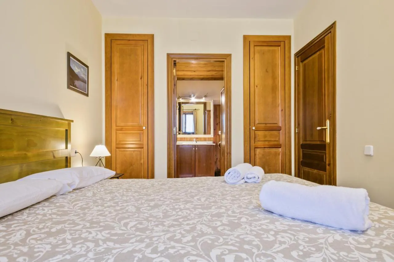 Baqueira Apartamentos Cota 1700 A Pie De Pistas Baqueira Beret Apartment