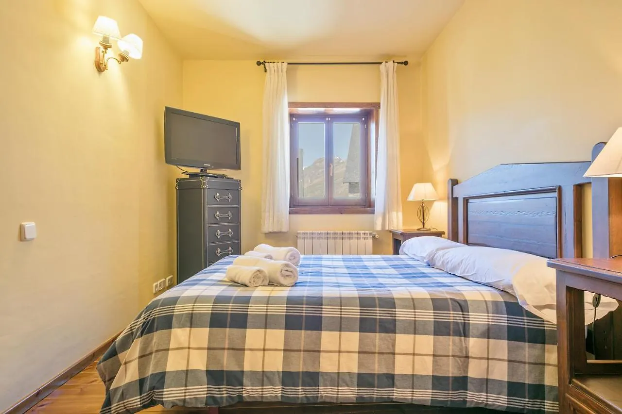 Baqueira Apartamentos Cota 1700 A Pie De Pistas Baqueira Beret Apartment